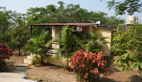 Estudio, balcón, vistas a la colina