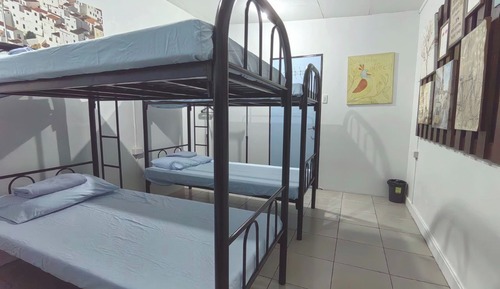Dormitorio compartido, dormitorio mixto