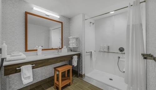 Habitación, 2 camas de matrimonio, ducha adaptada