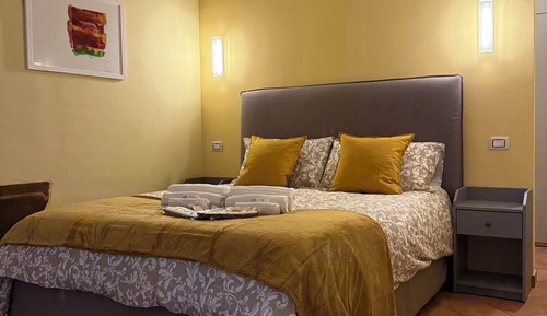 Habitación básica, balcón, vistas a la ciudad