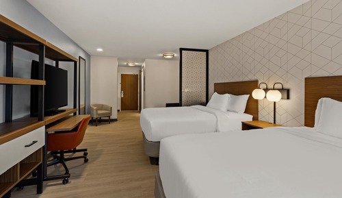 Suite, 2 camas de matrimonio, ducha adaptada, no fumadores