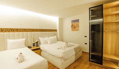 Habitación Confort con 1 cama doble o 2 individuales