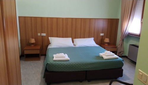 Habitación clásica con 1 cama doble o 2 individuales