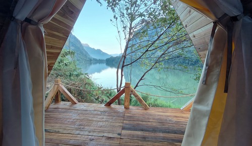 Chalet clásico, vistas al río