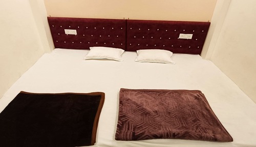 Habitación estándar con 1 cama doble o 2 individuales