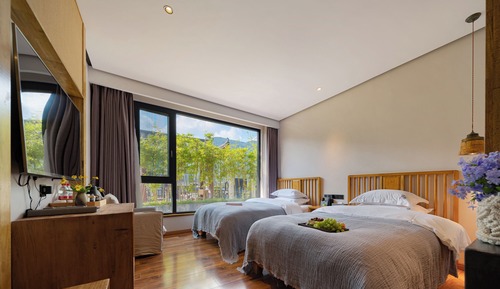 Habitación básica con 2 camas individuales