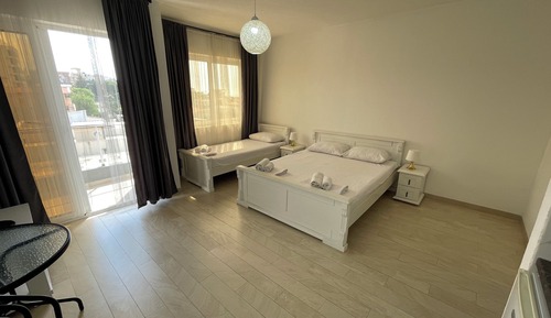 Estudio Confort, vistas parciales al mar
