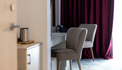 Habitación estándar con 1 cama doble o 2 individuales, balcón