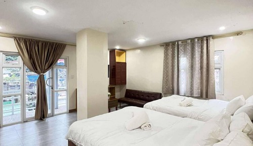 Habitación cuádruple clásica, balcón