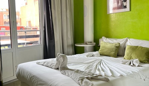 Habitación Confort doble, balcón, vistas a la ciudad
