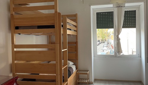 Dormitorio compartido básico, dormitorio mixto