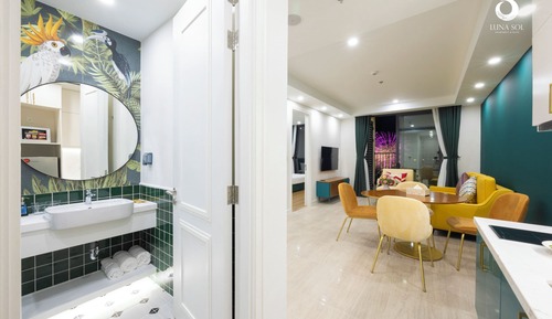 Apartamento Premier, 3 habitaciones, balcón, vistas al mar