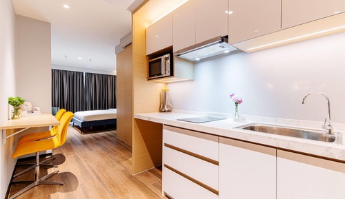 Deluxe King Room with City View