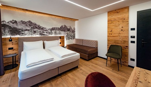 Habitación Deluxe con 1 cama doble o 2 individuales, balcón, vistas a la montaña