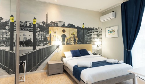 Habitación Deluxe con 1 cama doble o 2 individuales, balcón, vistas parciales al mar