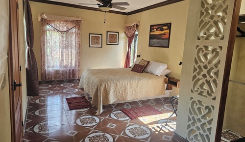 Habitación superior, 1 cama de matrimonio (The Girasol Suite)