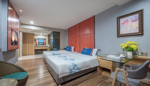 Habitación clásica con 2 camas individuales, vistas a la ciudad