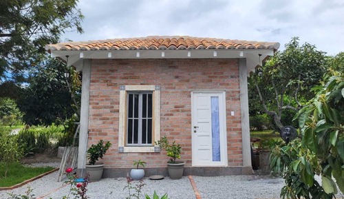 Habitación triple, patio