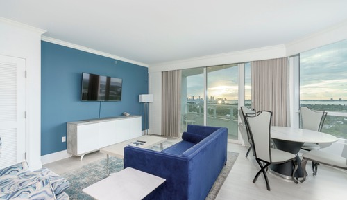 Tresor Bayview Corner One Bedroom