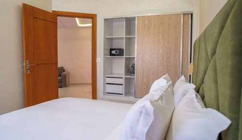 Apartamento junior, balcón, vistas a la ciudad