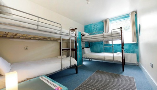 Habitación con 2 camas individuales