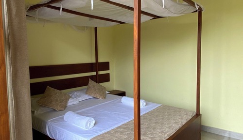 Habitación doble, balcón, vistas a la montaña