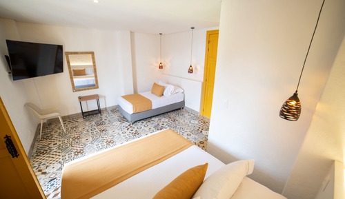 Habitación triple Confort, balcón, vistas a la ciudad