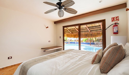 Habitación clásica doble, vistas a la piscina