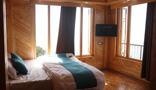 Habitación cuádruple superior, vistas a la montaña