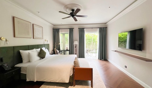 Suite, vistas al jardín, en esquina