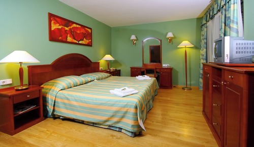 Habitación Deluxe con 1 cama doble o 2 individuales, 1 habitación, vistas al parque