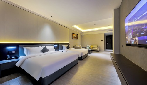 Suite familiar, vistas a la piscina