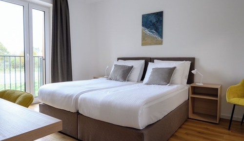 Habitación clásica con 1 cama doble o 2 individuales, vistas al río