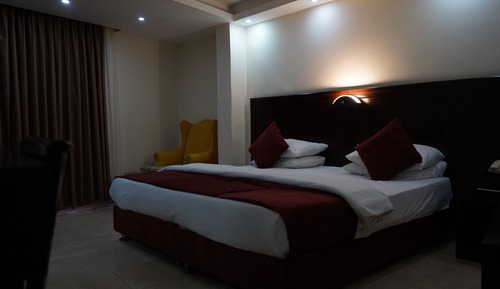 Habitación de luna de miel con 2 camas individuales