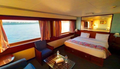 Habitación básica con 1 cama doble o 2 individuales, vistas al río