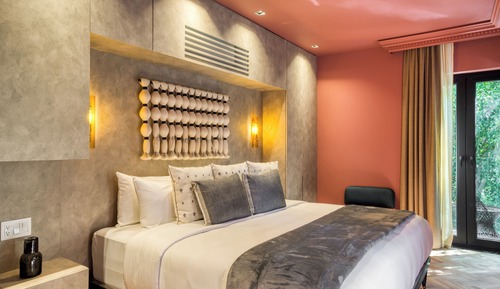 Suite exclusiva, balcón, vistas a la ciudad