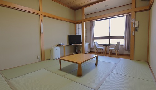 Habitación Confort con 1 cama doble o 2 individuales, no fumadores, vistas a la montaña