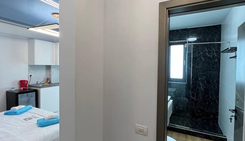 Estudio Deluxe, vistas parciales al mar