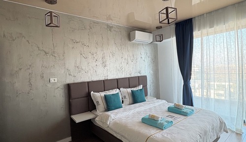Estudio Deluxe, vistas parciales al mar