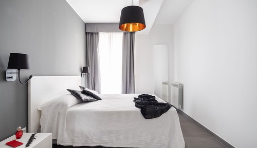 Apartamento de diseño, 2 habitaciones, balcón