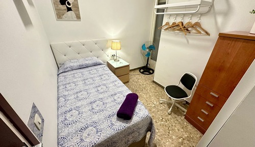 Habitación individual, baño compartido