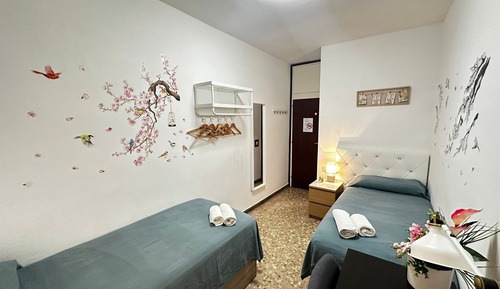 Habitación estándar con 2 camas individuales, baño compartido