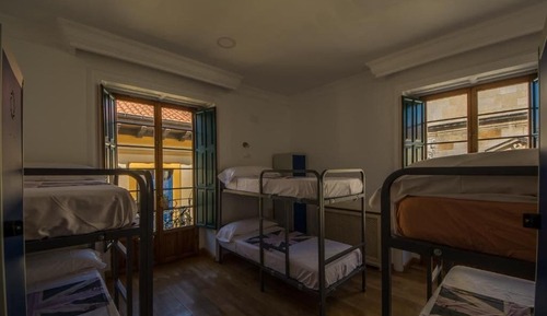 Dormitorio compartido básico, dormitorio mixto, vistas a la ciudad