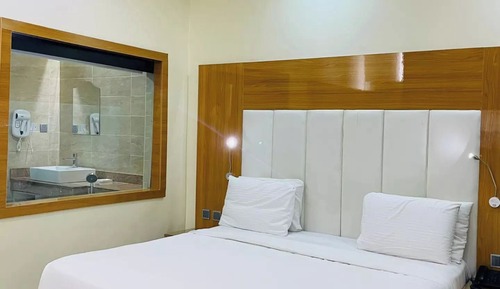 Habitación Confort, balcón, vistas a la ciudad