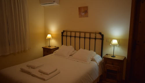 Habitación clásica con 1 cama doble o 2 individuales, vistas a la montaña