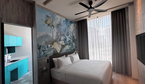 Habitación Deluxe, 1 cama de matrimonio grande, vistas a la ciudad