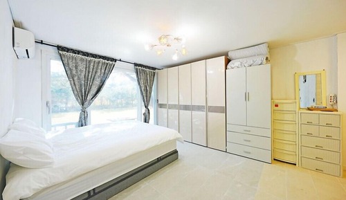 Habitación (the four seasons)
