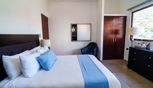 Apartamento Deluxe, varias habitaciones, cocina, vistas parciales al mar