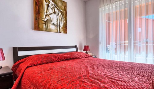 Apartamento (Three Bedroom Apartment with Sea View)