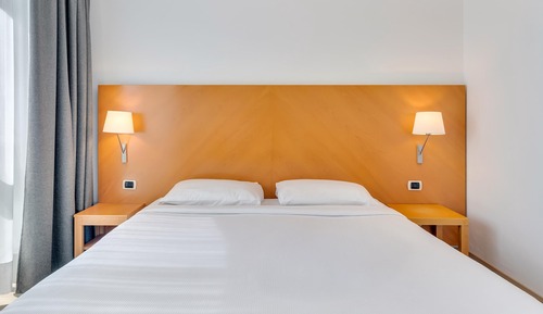 Habitación estándar con 1 cama doble o 2 individuales